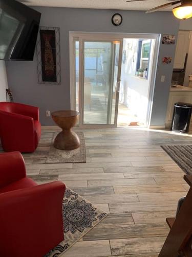 Private Pool at Hidden Gem ready for your family:) Private Pool at Hidden Gem ready for your family:)