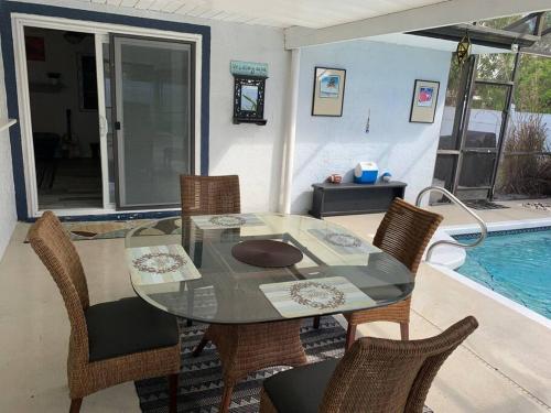 Private Pool at Hidden Gem ready for your family:) Private Pool at Hidden Gem ready for your family:)