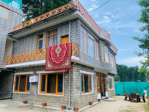 Pushtaini Ghar Homestay- Khakhnal