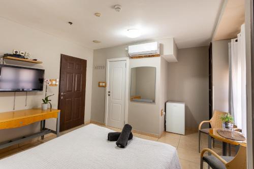 Double or Twin Room image 4