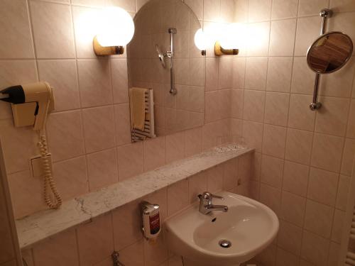 Hotel Weisser Schwan - image 11