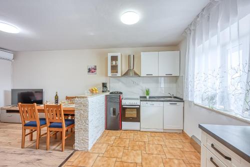 virtuve, Apartman Mia in Sorici