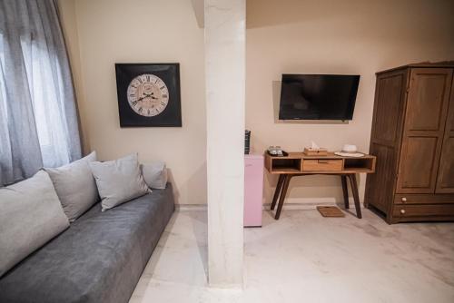 Pefkon Suites