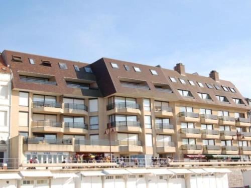 Seaside Escape w Balcony - Location saisonnière - Le Coq