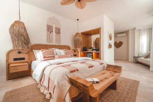 6 ROOMS By ZULA, Side (Foto 2)
