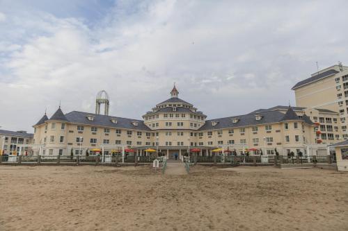 Cedar Point Hotel Breakers - image 13