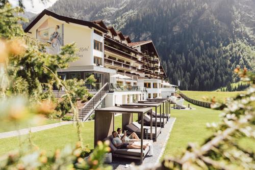 Hotel Weisseespitze - image 4
