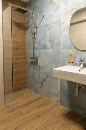 Ema Hotel - image 11