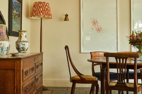 Victorian House Hotel - image 3