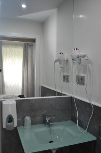 Hostal Meyra - image 9