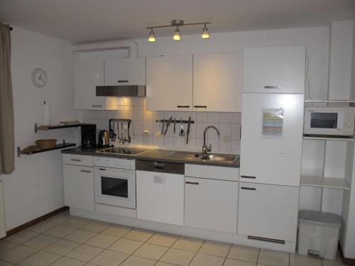 virtuve, Apartment im Dorp by Interhome in Ummanz