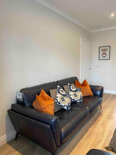 Lovely 2 bed apartment with hot tub log burner and off street parking 5