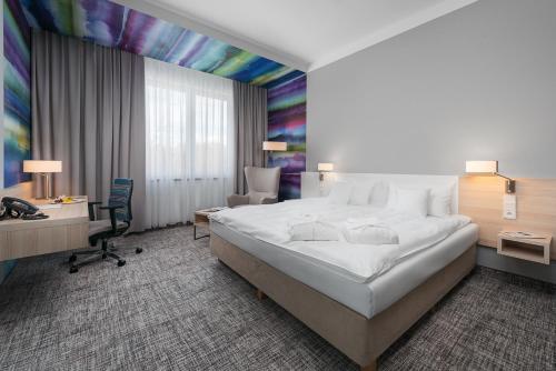 1 king bed, 1 sofa bed