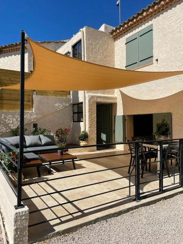 2 bedrooms, 3 beds