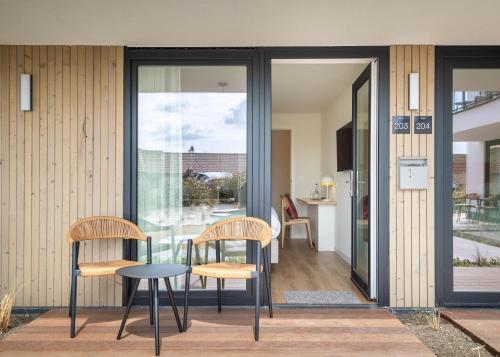 Double Room with Balcony image 5
