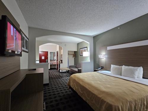 Quality Inn & Suites DFW Airport South