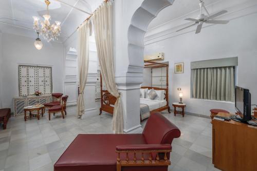 Suite, executive