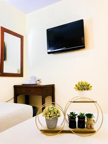 room detail thumbnail 2