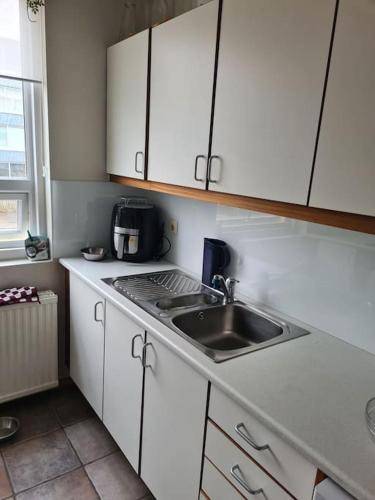 廚房, Charming apartment in 林德賽爾