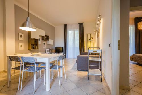 2 bedrooms, 4 beds