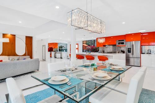 The Gala House Permit# 4606 in Palm Springs, USA