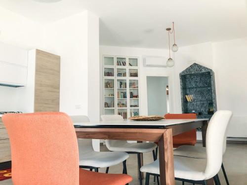 кухня, "La casa di Ale" MODERN SUITE in Мондрагоне