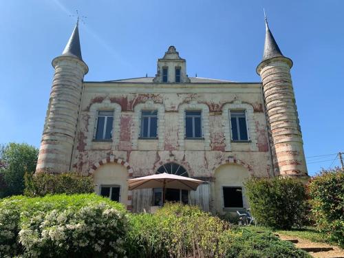 Le château rouge - Location saisonnière - Écommoy