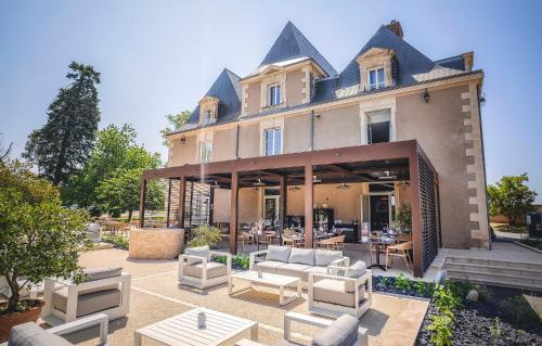 . Hôtel & Restaurant - Le Manoir des Cèdres - piscine chauffée et climatisation