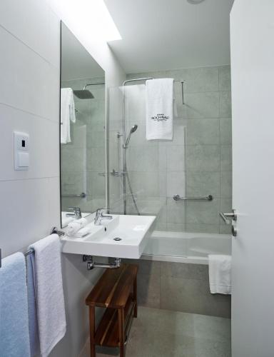 Rochavau Hotel Room Type - Twin Room