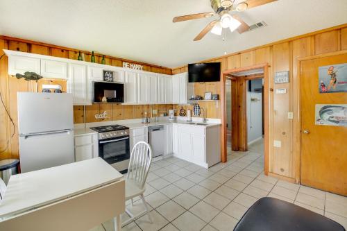 Cozy Hot Springs Vacation Rental on Lake Hamilton!