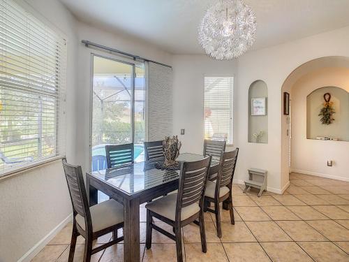 GREAT VALUE! - private pool. Disney Area 4/4 in Kissimmee, USA