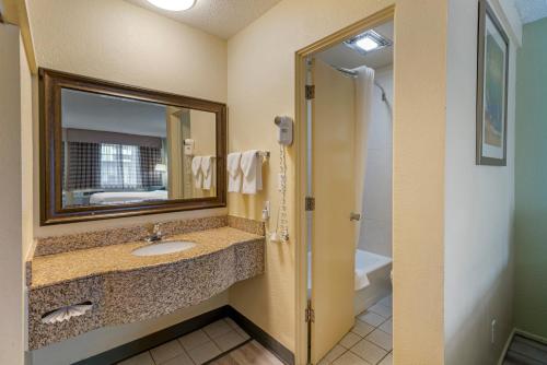 University Inn and Suites Eugene