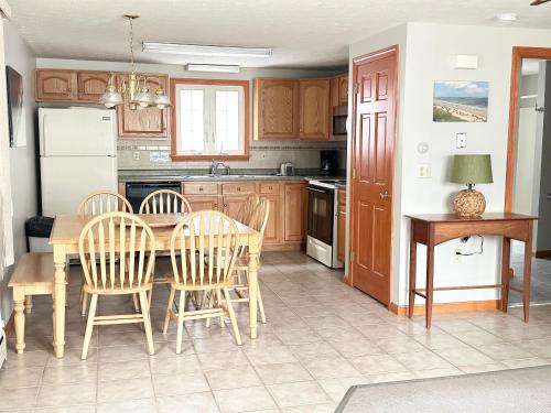 Abellona Inn & Suites - image 11