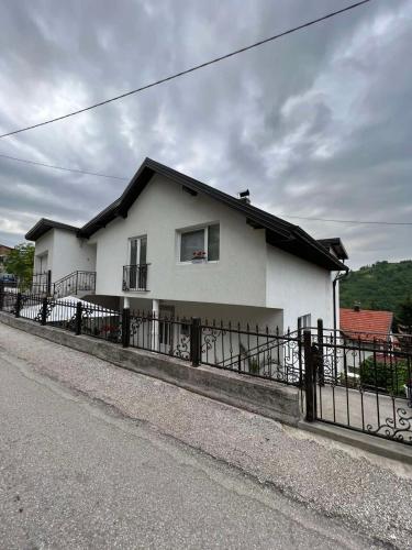 B&B Visoko - Apartman Royal sa GARAŽOM - Bed and Breakfast Visoko