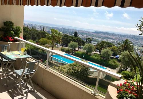 Nice ouest- Studio Vue Mer Garage Piscine WIFI Nice ouest- Studio Vue Mer Garage Piscine WIFI