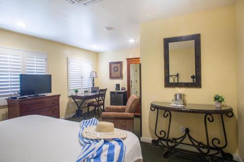 Standard King Room