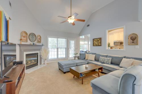 Fayetteville Retreat with Hot Tub and Fenced Yard in Vila Fayette (GA)