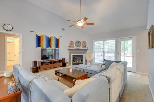 Fayetteville Retreat with Hot Tub and Fenced Yard in Fayetteville, USA