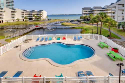 Bayfront Pensacola Beach Condo with Pool and Elevator