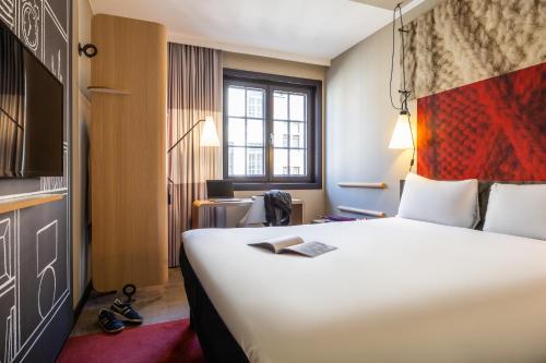 Standard Double Room image 4