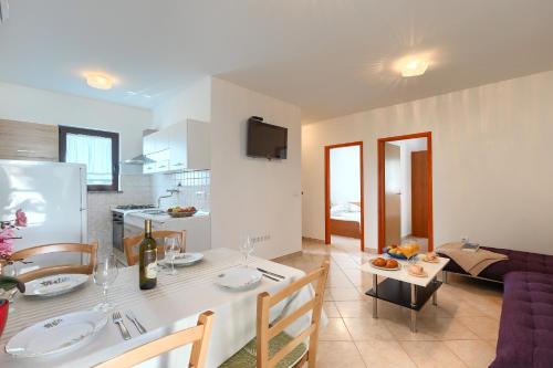 Iekārtas, Apartmani Martina in Veleniki