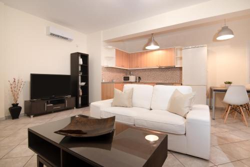 Elena's Apartments by the Sea and Airport 2