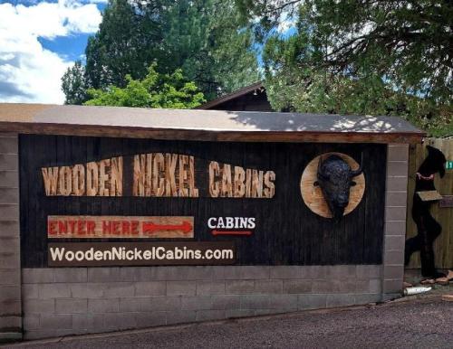 Cabin #6 Bobcat Bunkhouse - Pet Friendly - King Bed - Sleeps 4, Payson (photo 3)
