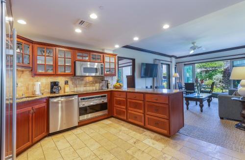 Beautiful Luxury Garden View 2 Bedroom, 3 Bathroom Condo detail