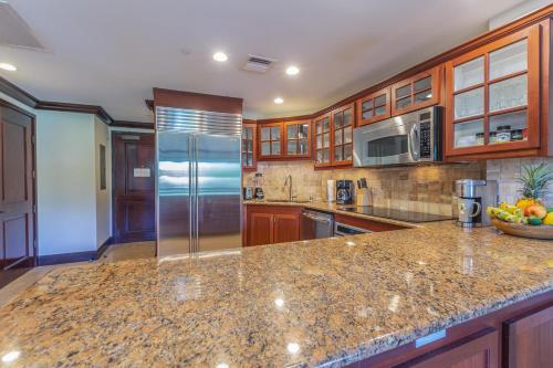Beautiful Luxury Garden View 2 Bedroom, 3 Bathroom Condo detail