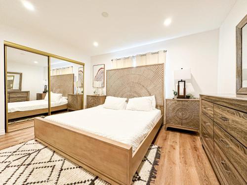 Hollywood Habitat - BR11-WH in Los Angeles, USA