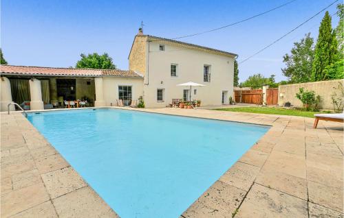 Stunning Home In Velleron With Outdoor Swimming Pool, Wifi And 3 Bedrooms