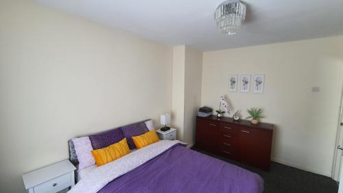 Picture of Spacious 3-Bedroom Home In Birmingham With Driveway Parking