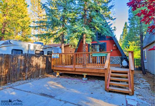 A-Frame Delight - A cute little cabin and stones throw away from Big Bear Snow Play