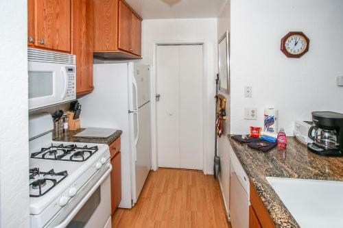 Affordable Lakeview Condo - Condo is cozy and a great location for kayaking and paddle boarding! in Big Bear Lake, USA